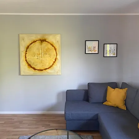 -ferienwohnung Mit Balkon In Und Wald Naehe